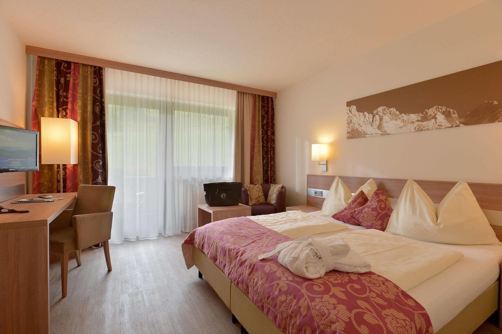 Familienhotel Christoph Елмау Екстериор снимка
